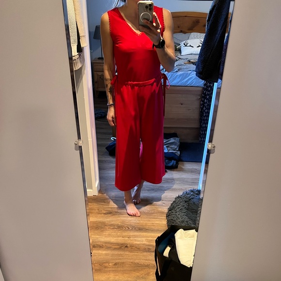 Red ankle length jumpsuit - Picture 5 of 5